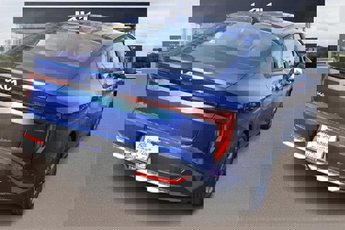 New 2025 Kia K4 LXS image 3