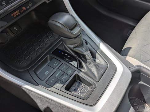 Used 2021 Toyota RAV4 XLE image 21
