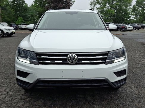Certified 2019 Volkswagen Tiguan SE w/ Panoramic Sunroof Package image 3