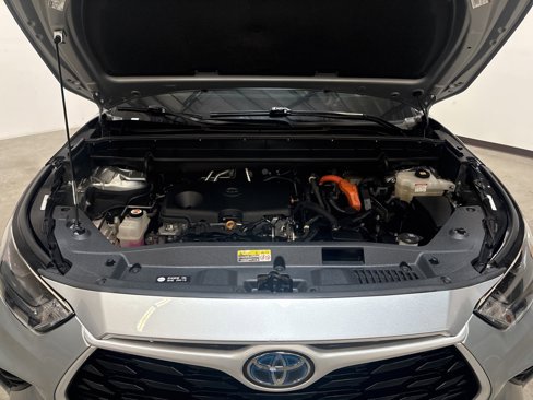 Used 2021 Toyota Highlander LE image 21