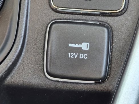 Used 2020 Jeep Compass Latitude w/ Cold Weather Group image 10