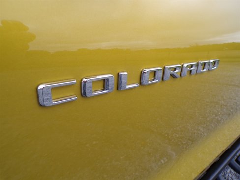 Used 2023 Chevrolet Colorado ZR2 w/ ZR2 Convenience Package III image 18