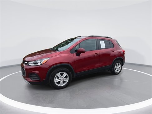 Used 2022 Chevrolet Trax LT w/ LT Convenience Package image 5