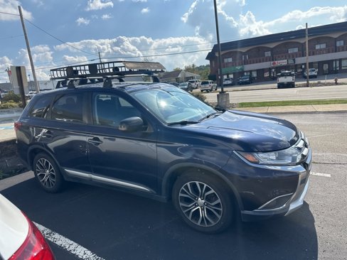 Used 2017 Mitsubishi Outlander ES image 4