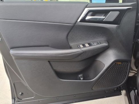 New 2025 Mitsubishi Outlander SE image 14