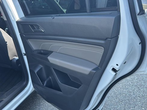 Used 2023 Volkswagen Atlas SE image 13