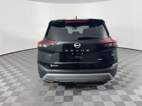 Used 2023 Nissan Rogue S image 4