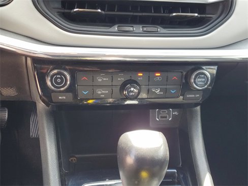 Used 2022 Jeep Compass Limited image 26