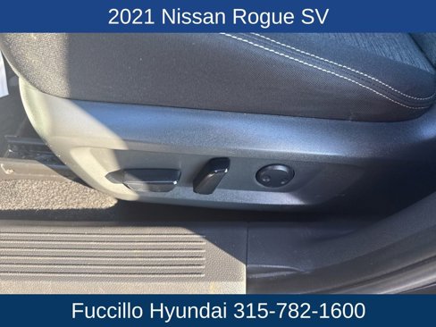 Used 2021 Nissan Rogue SV image 12