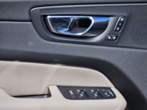 New 2026 Volvo XC60 B5 Plus w/ Protection Package Premier image 25