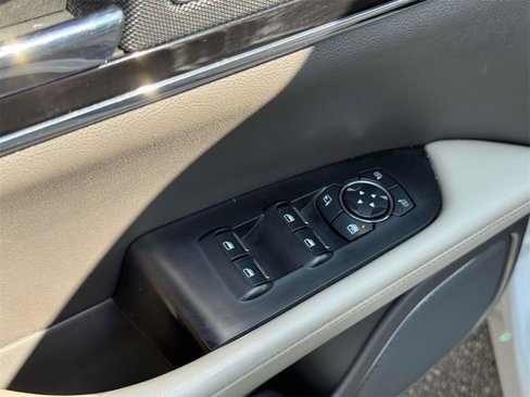 Used 2022 Lincoln Nautilus Reserve image 17