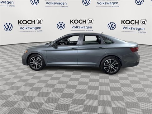 Used 2024 Volkswagen Jetta Sport image 5