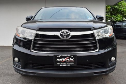 Used 2014 Toyota Highlander XLE image 2