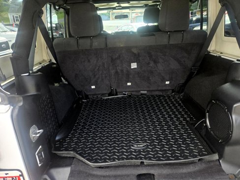 Used 2012 Jeep Wrangler Unlimited Rubicon w/ Connectivity Group image 67