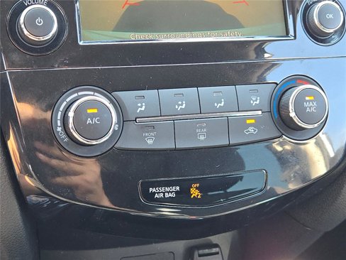 Used 2020 Nissan Rogue SV image 31