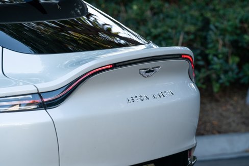 Used 2021 Aston Martin DBX image 24