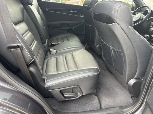 Used 2017 Kia Sorento SX image 18