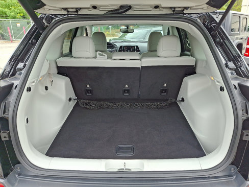 Used 2019 Jeep Cherokee Limited image 29