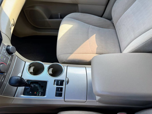 Used 2013 Toyota Highlander Plus image 16