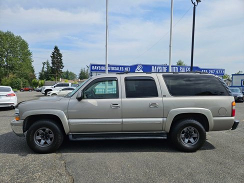Used 2002 Chevrolet Suburban LT image 2