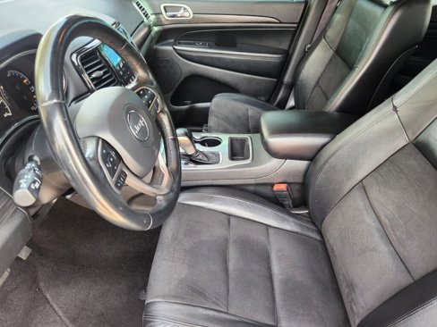 Used 2022 Jeep Grand Cherokee Laredo X image 8