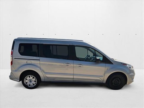 Used 2017 Ford Transit Connect XLT image 4