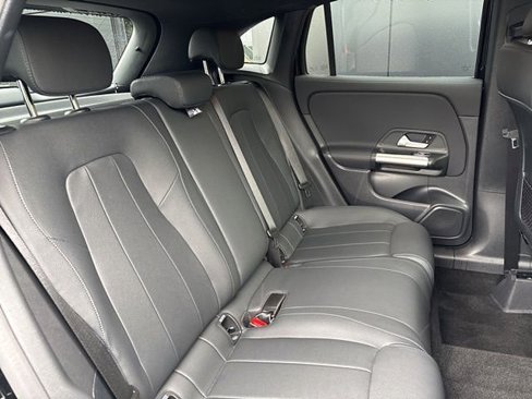 Used 2025 Mercedes-Benz GLA 250 4MATIC image 28