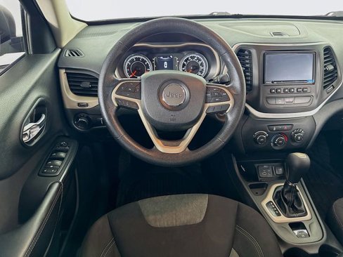 Used 2015 Jeep Cherokee Sport image 23