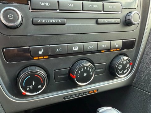 Used 2015 Volkswagen Passat 1.8T S image 14