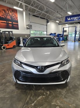 Used 2019 Toyota Camry L image 3