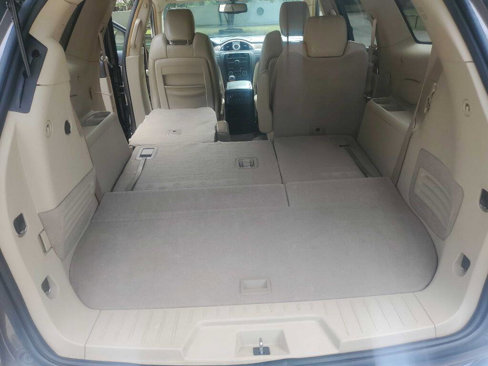 Used 2010 Buick Enclave CXL image 29