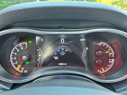Used 2021 Jeep Grand Cherokee Limited w/ Sun & Sound Group image 28