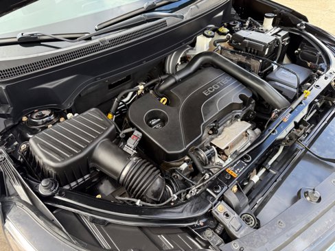 Used 2018 Chevrolet Equinox LS image 35