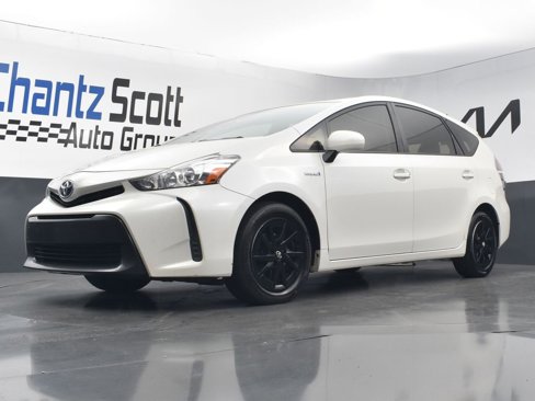 Used 2017 Toyota Prius V Two image 26