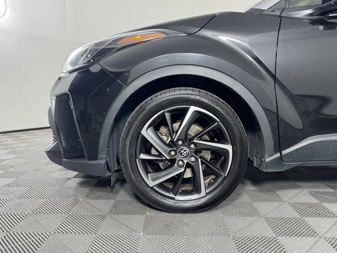 Used 2020 Toyota C-HR Limited image 10