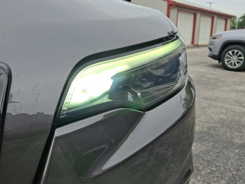 Used 2021 Jeep Cherokee Latitude Plus image 11