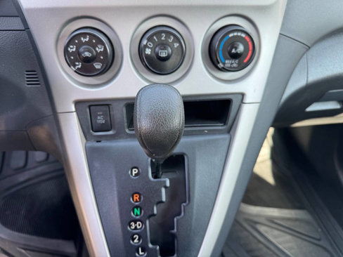 Used 2009 Pontiac Vibe w/ Preferred Package image 18