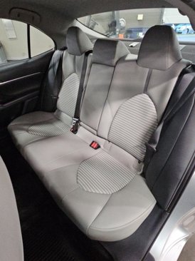 Used 2020 Toyota Camry SE image 31