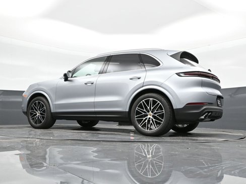 Used 2024 Porsche Cayenne image 35
