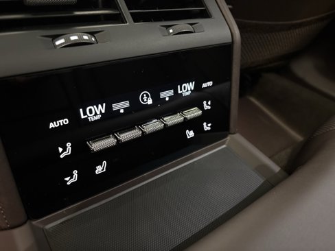 New 2025 Porsche Panamera 4 image 38
