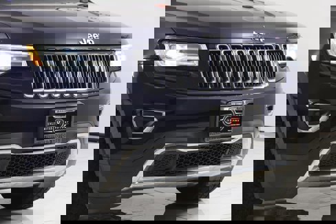 Used 2016 Jeep Grand Cherokee Limited w/ Luxury Group II image 36