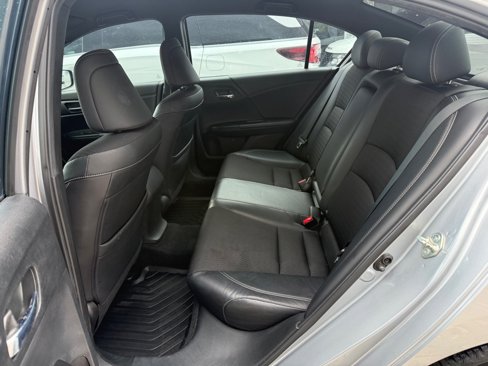 Used 2016 Honda Accord Sport image 31