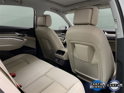 Used 2021 Audi e-tron Premium Plus w/ Premium Plus Package image 77