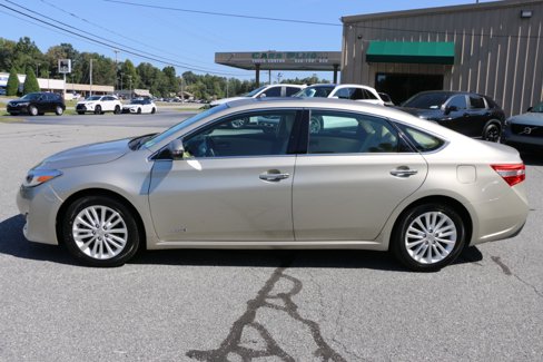 Used 2015 Toyota Avalon XLE Touring image 2