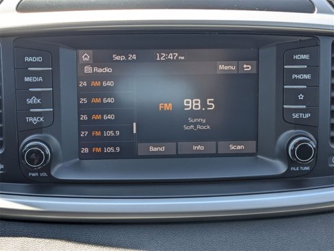 Used 2020 Kia Sorento LX w/ LX I4 Convenience Package image 13
