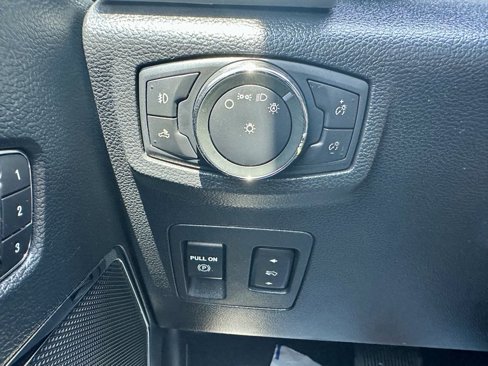 Used 2019 Ford F150 Lariat image 18