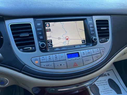 Used 2012 Hyundai Genesis 3.8 w/ Premium Pkg image 25