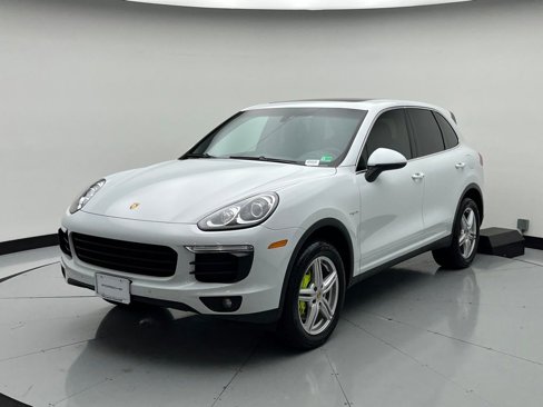 Used 2015 Porsche Cayenne S image 1