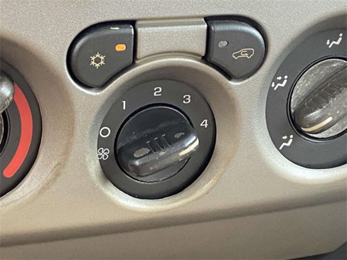 Used 2005 Chevrolet Colorado LS image 18