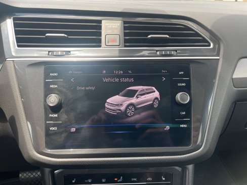 Used 2022 Volkswagen Tiguan SE image 20